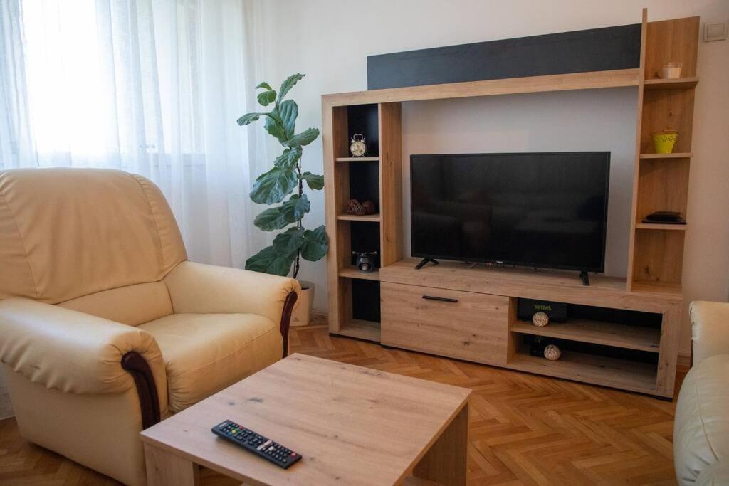 Dora Apartment Nis Ngoại thất bức ảnh